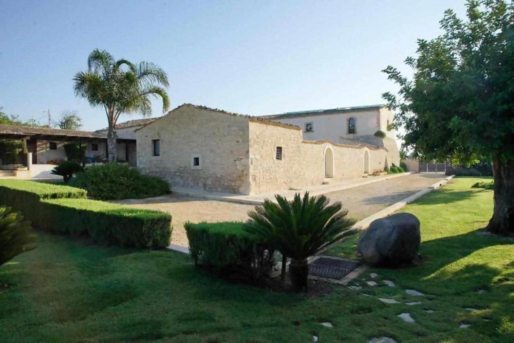 Torre Dantona Country Suites Pozzallo Eksteriør billede