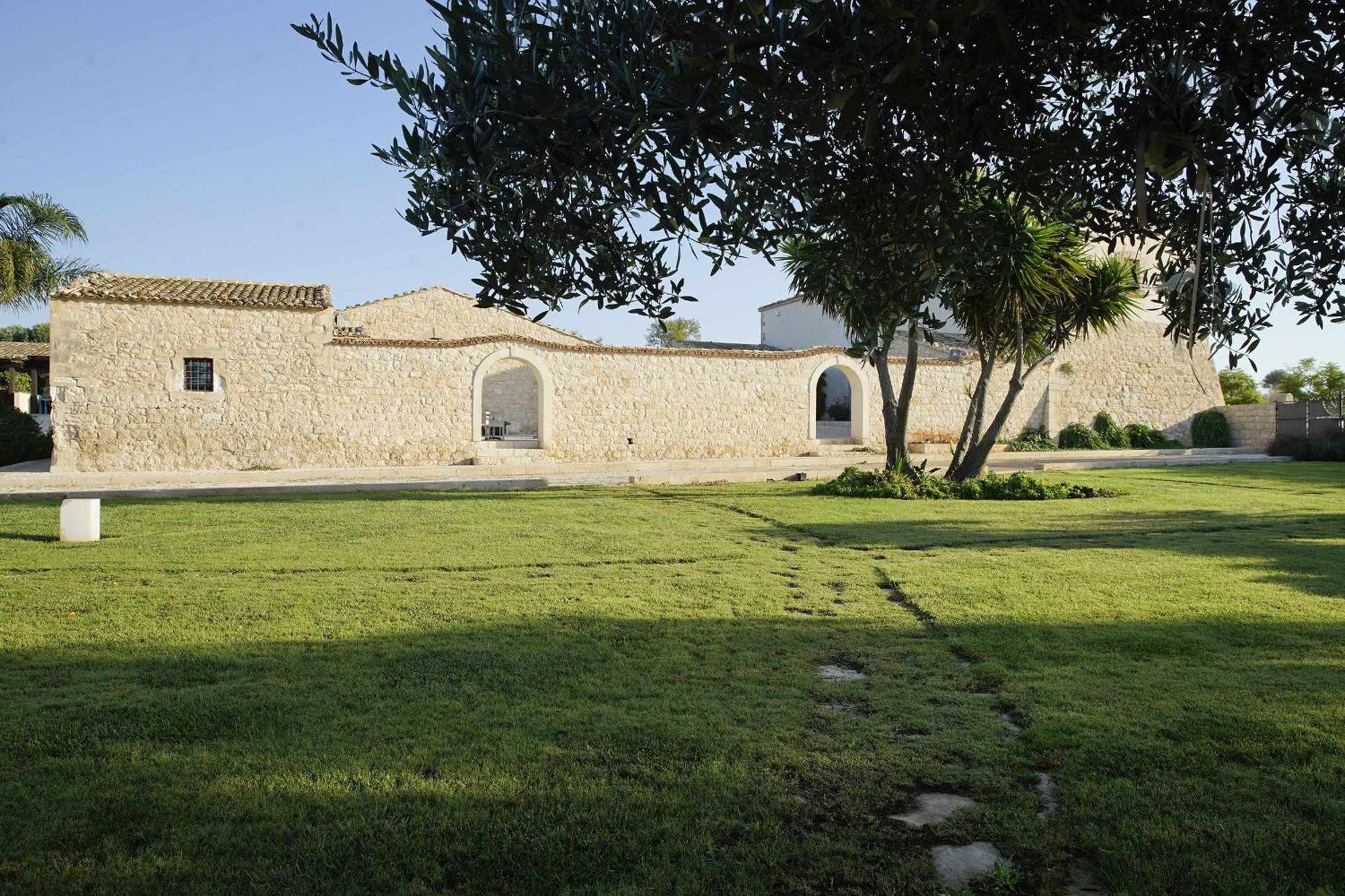 Torre Dantona Country Suites Pozzallo Eksteriør billede